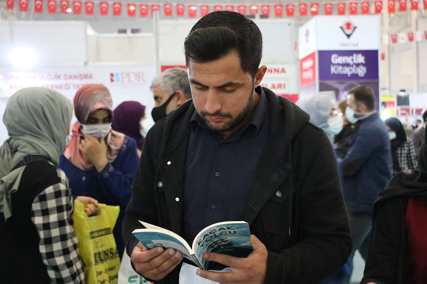 Dua Yayıncılık yazarları okurlarıyla buluştu Dua Yayıncılık yazarları okurlarıyla buluştu